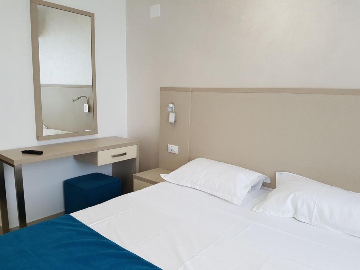 Hotel Delfin Mamaia Extérieur photo